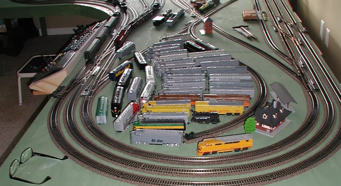 How to Choose the Best DCC Train Set for Your Model Railway
