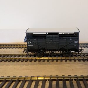 Backmann 8 ton Cattle Wagon GWR Dark Grey 37-711A